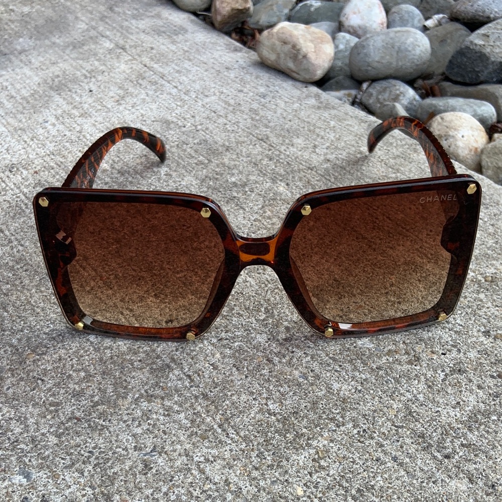 CHANEL Brown Tortoise Sunglasses - Picture 2 of 4